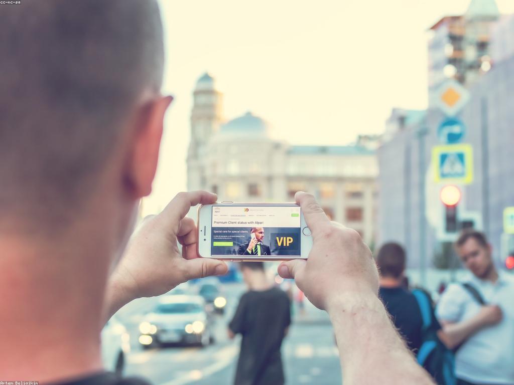 ការងារប្រាក់អនឡាញ: ចំណូលពីការងារ និងការវិនិយោគ